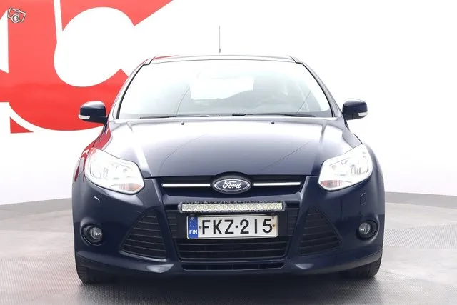 Ford Focus 1,6 125 hv PowerShift Trend A6 5-ovinen - Automaattivaihteinen, LED- lisäpitkät Image 8