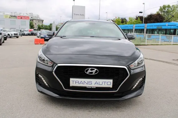 Hyundai i30 KARAVAN 1.6 CRDi AUTOMATIK *NAVIGACIJA,KAMERA* Image 2